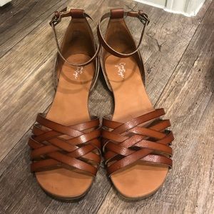 SOLD Brown Sandals- Crown Vintage Nayli Size 9